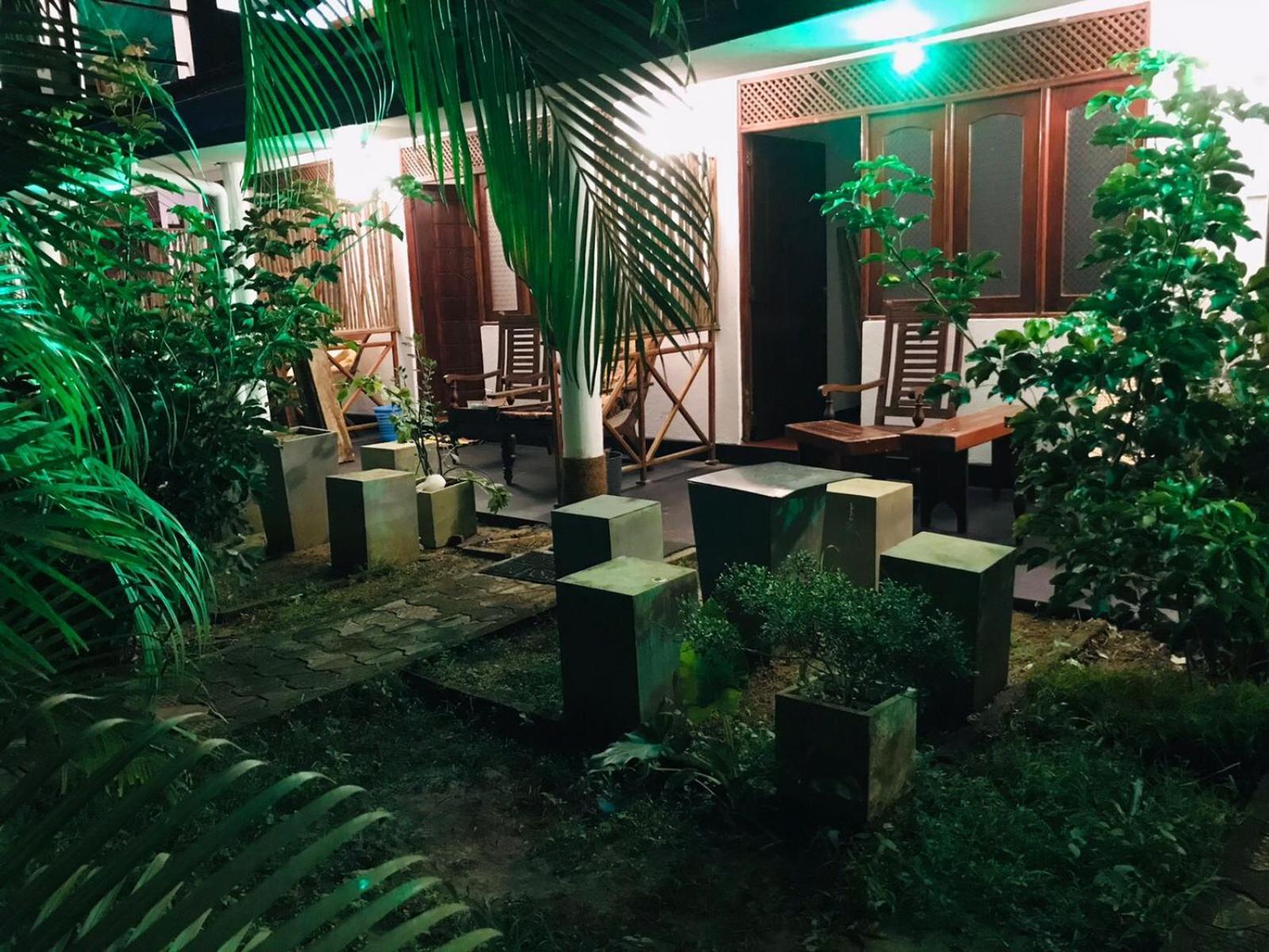 Lion Paradise Surf Beach Matara Exterior photo